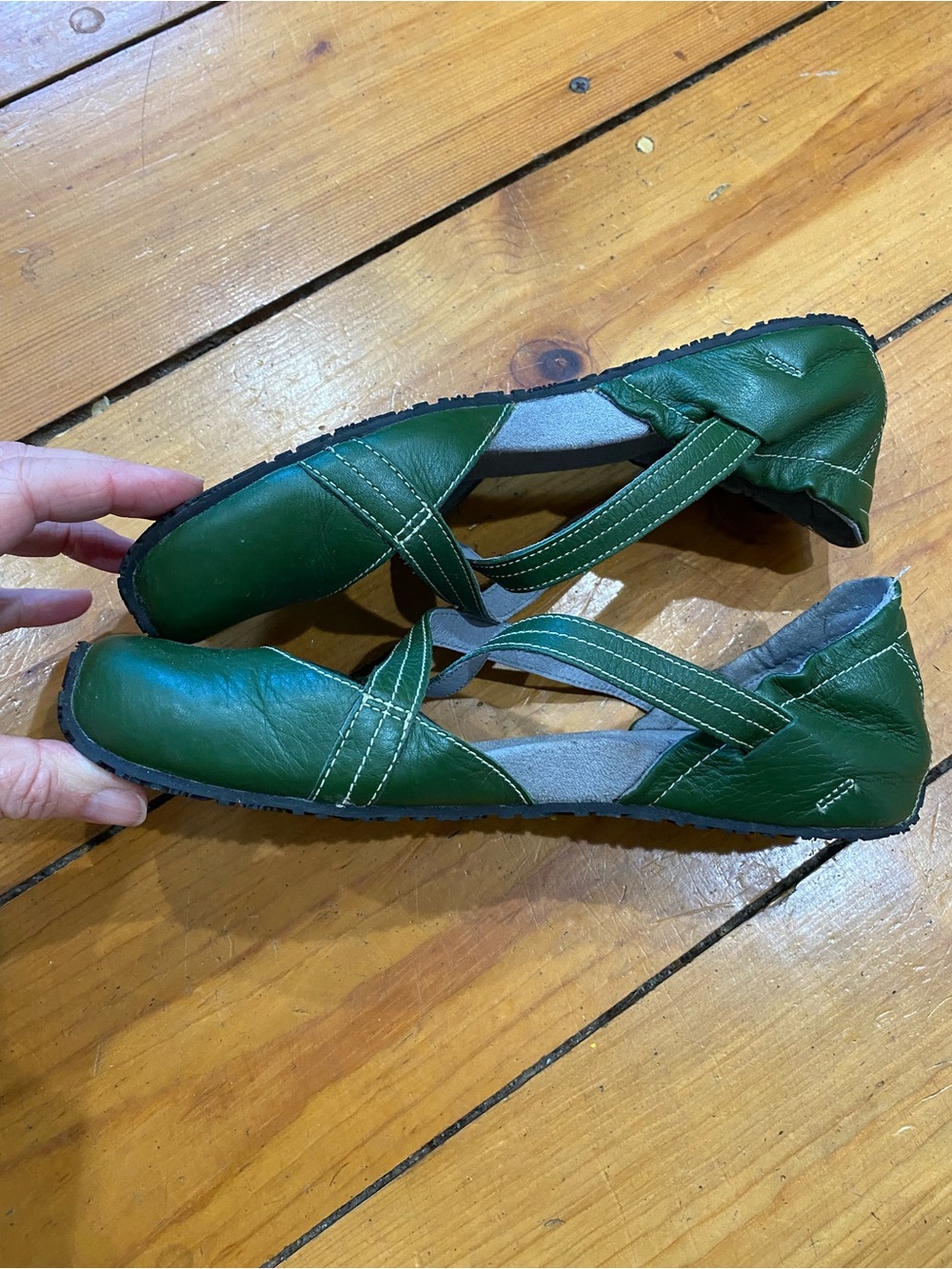 Ahnu Women's Green Crisscross Ballet Flats size 8 - Picture 4 of 7